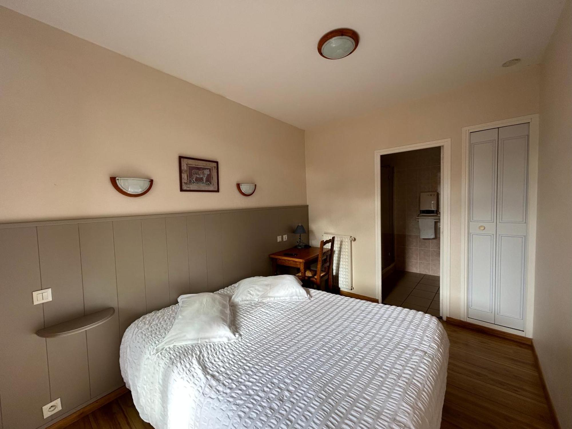 Hotel Les Voisins Beaucemaine Ploufragan Zimmer foto