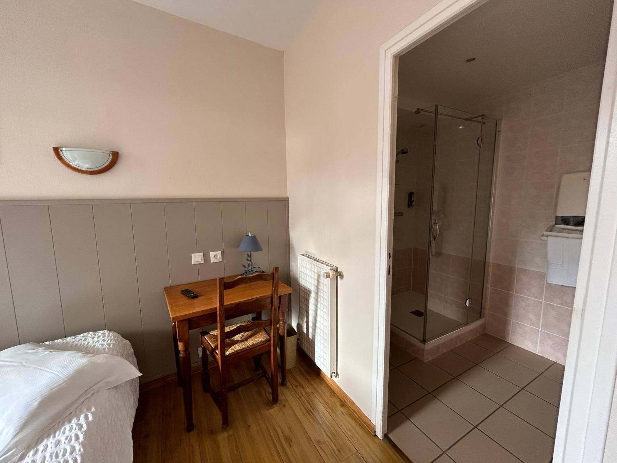 Hotel Les Voisins Beaucemaine Ploufragan Zimmer foto